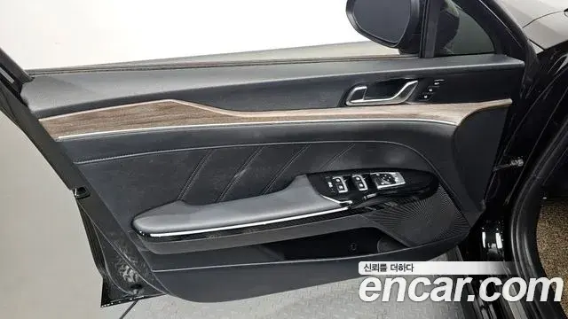 Kia K5 2021 — Şəkil 25/32