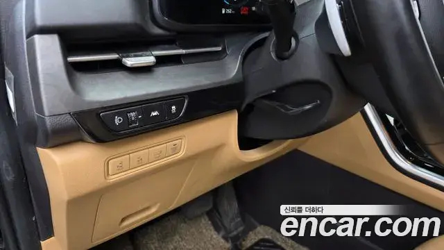 Kia Carnival 2021 — Photo 19/20