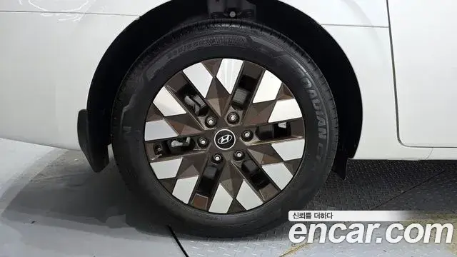 Hyundai Staria 2024 — Şəkil 23/35