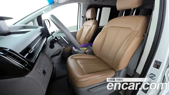 Hyundai Staria 2024 — Şəkil 25/35