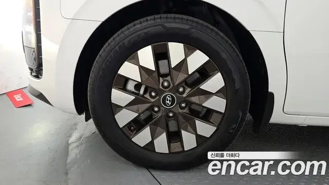 Hyundai Staria 2024 — Şəkil 21/35