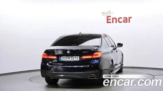 BMW 5 Series 2022 — Şəkil 16/20