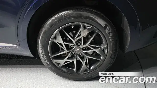 Genesis GV70 2021 — Photo 32/32
