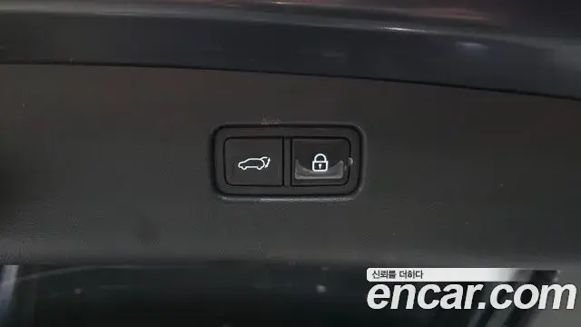 Genesis GV70 2021 — Photo 21/32