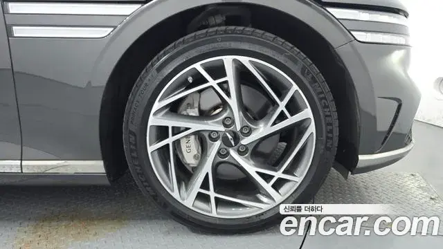 Genesis G90 2022 — ფოტო 13/31