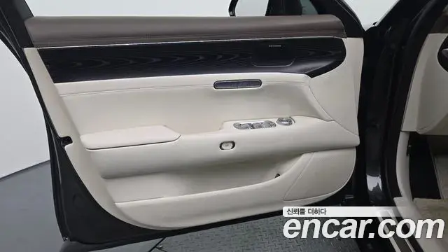 Genesis G90 2022 — ფოტო 25/31