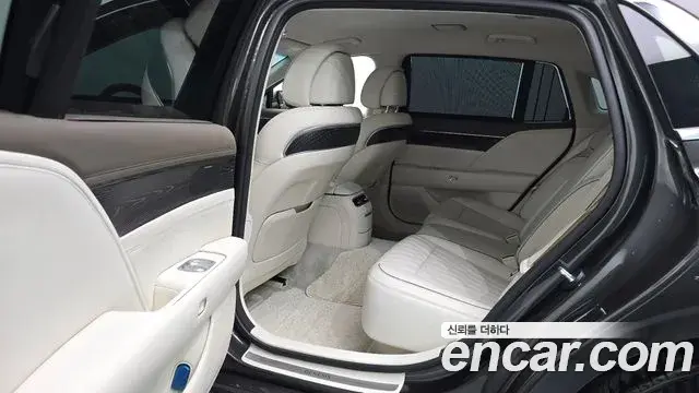 Genesis G90 2022 — ფოტო 4/31