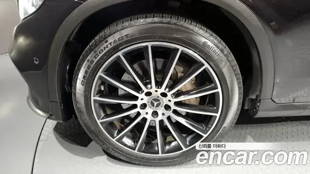 Mercedes-Benz GLC-Class 2019 — ფოტო 28/32