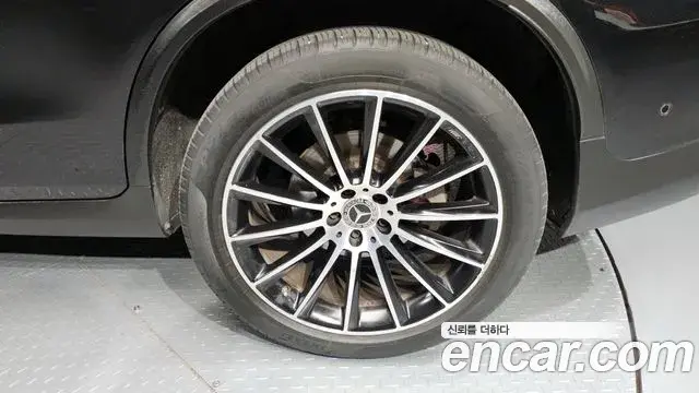 Mercedes-Benz GLC-Class 2019 — ფოტო 6/32