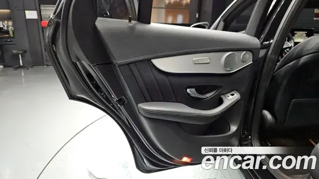 Mercedes-Benz GLC-Class 2019 — ფოტო 2/32