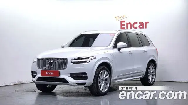 Volvo XC90 2018 — Photo 2/20