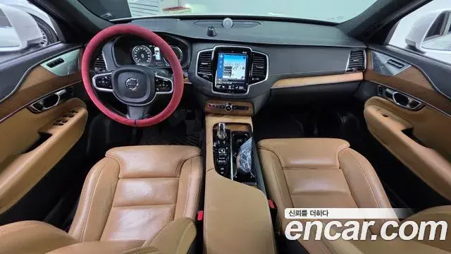 Volvo XC90 2018 — Photo 10/20
