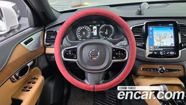 Volvo XC90 2018 — Photo 3/20