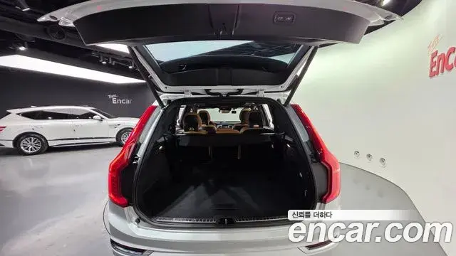 Volvo XC90 2018 — Photo 17/20