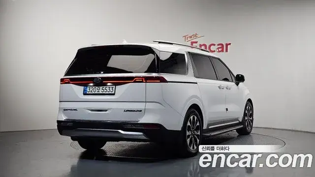 Kia Carnival 2021 — Фото 2/20