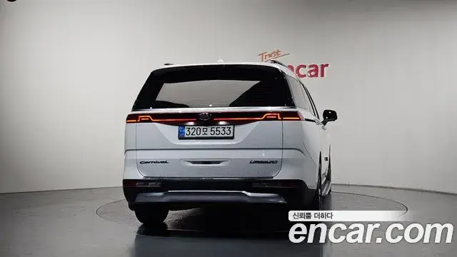 Kia Carnival 2021 — Фото 4/20
