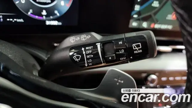 Kia Carnival 2021 — Photo 11/38