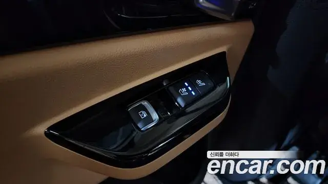 Kia Carnival 2021 — Photo 19/38