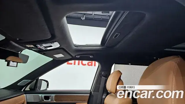 Hyundai Santa Fe 2023 — Фото 19/20