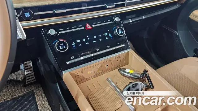 Hyundai Santa Fe 2023 — ფოტო 22/35