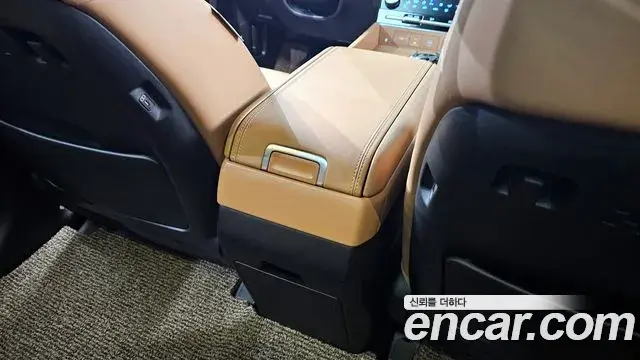 Hyundai Santa Fe 2023 — ფოტო 2/35