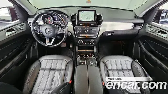Mercedes-Benz GLE-Class 2018 — ფოტო 3/20