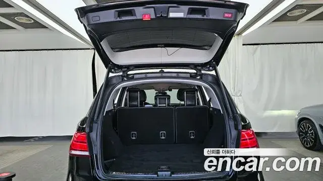 Mercedes-Benz GLE-Class 2018 — ფოტო 16/20