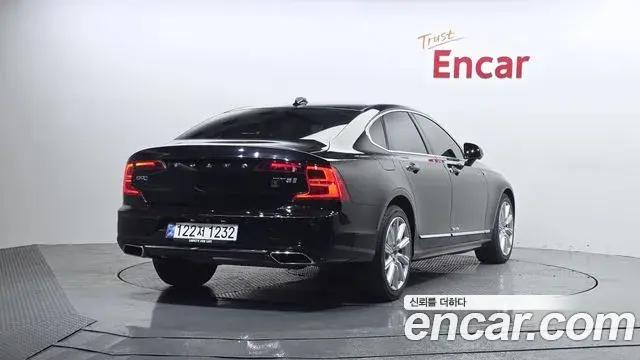 Volvo S90 2019 — ფოტო 4/20