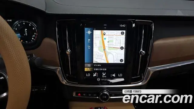 Volvo S90 2019 — ფოტო 19/20