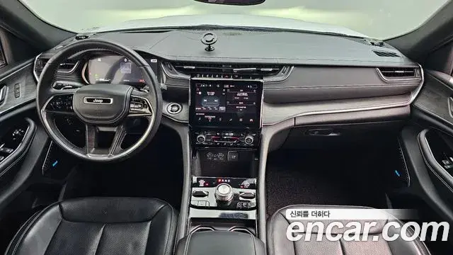 Jeep Grand Cherokee 2021 — ფოტო 9/33
