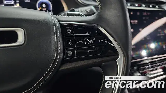 Jeep Grand Cherokee 2021 — ფოტო 25/33