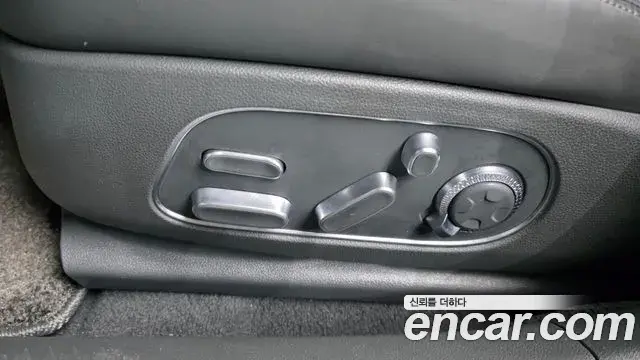 Genesis G90 2022 — Şəkil 14/39