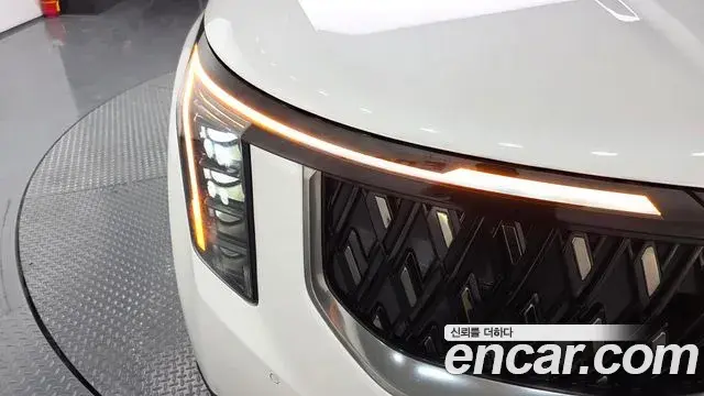 Kia Carnival 2024 — ფოტო 35/39