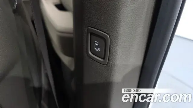 Kia Carnival 2024 — ფოტო 27/39