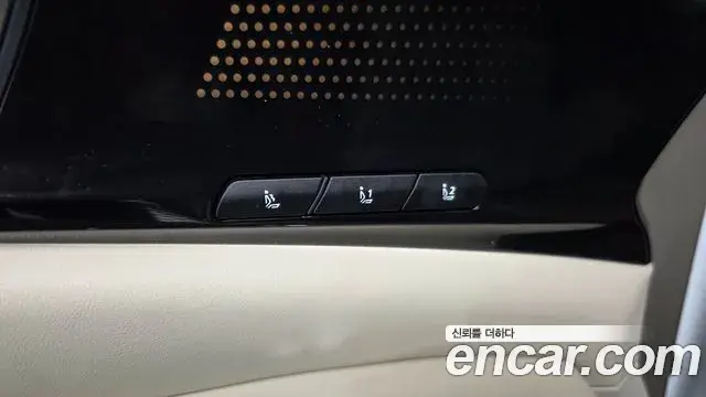 Kia Carnival 2024 — ფოტო 24/39