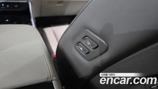 Kia Carnival 2024 — ფოტო 1/39