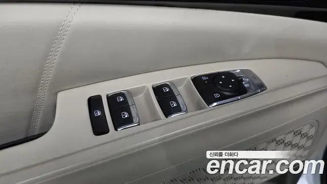 Kia Carnival 2024 — ფოტო 15/39