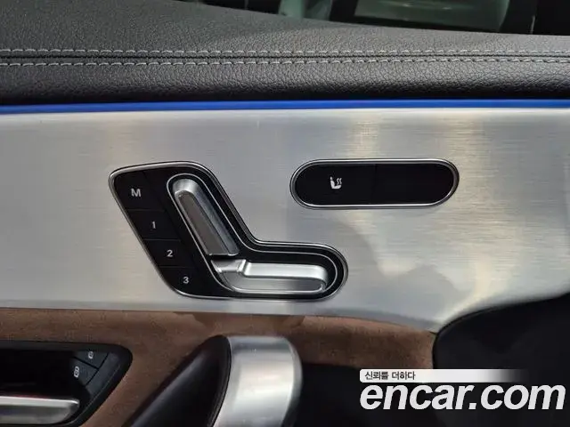 Mercedes-Benz CLA-Class 2025 — Photo 18/20