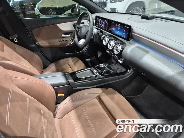 Mercedes-Benz CLA-Class 2025 — Photo 11/20
