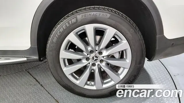 Mercedes-Benz GLC-Class 2018 — Photo 3/34