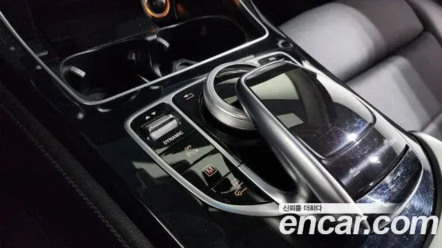 Mercedes-Benz GLC-Class 2018 — Photo 18/34