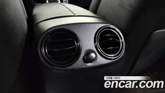 Mercedes-Benz GLC-Class 2018 — Photo 23/34