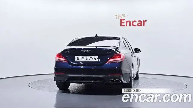 Genesis G70 2019 — Photo 12/35