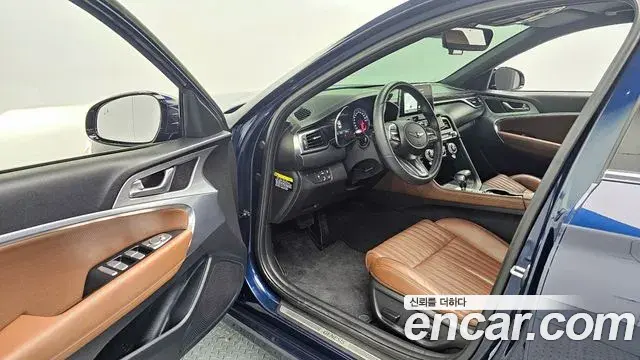 Genesis G70 2019 — Photo 8/35