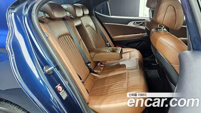 Genesis G70 2019 — Photo 24/35