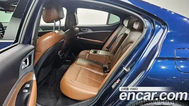 Genesis G70 2019 — Photo 27/35