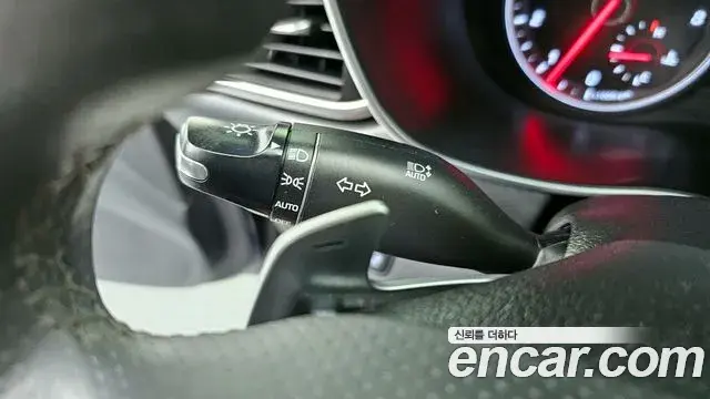 Genesis G70 2019 — Photo 17/35