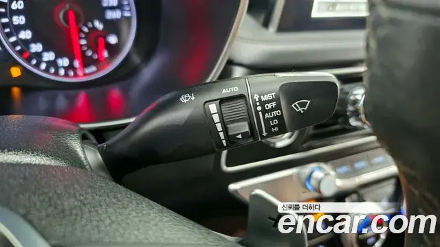 Genesis G70 2019 — Photo 13/35