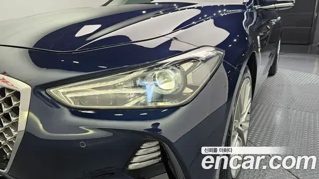 Genesis G70 2019 — Photo 28/35