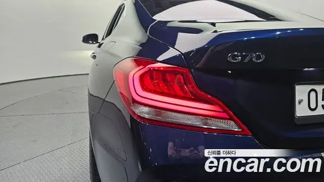 Genesis G70 2019 — Photo 18/35